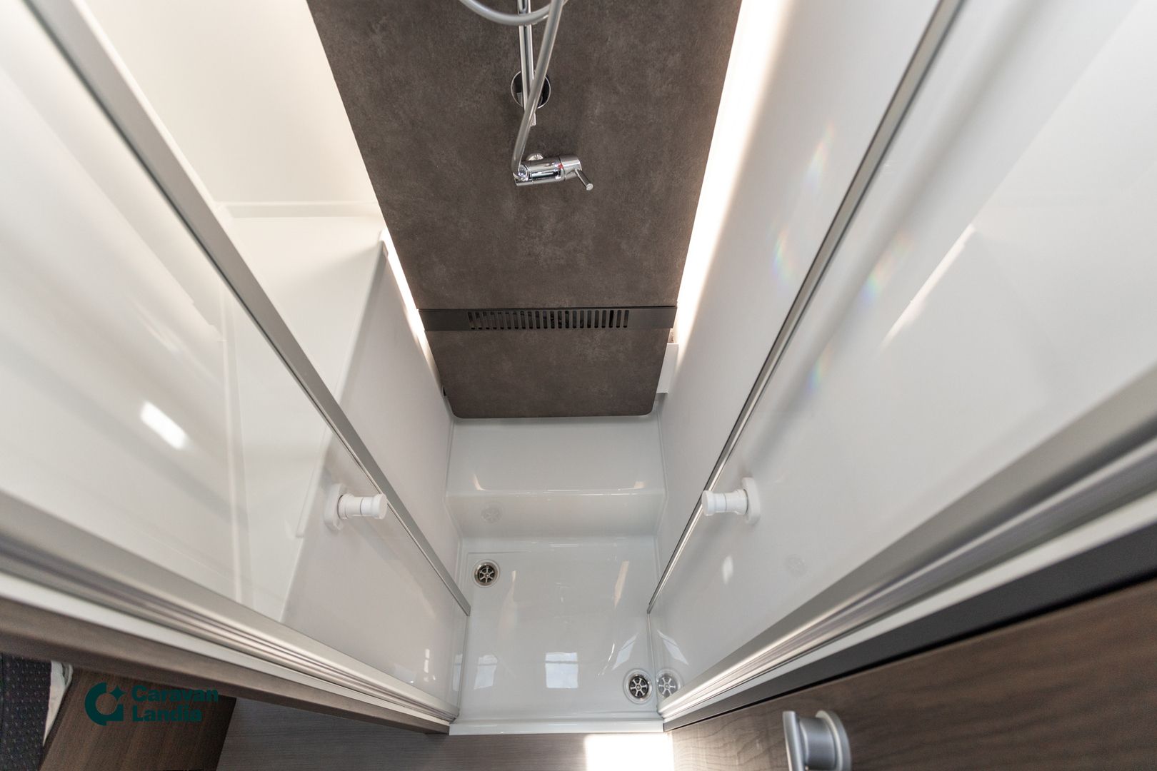 Adria Matrix Supreme 670 SC C-edition 2.2 Mjet 140 hv ** TULOSSA PIAN, C-EDITION ERIKOISMALLI, AUTOMAATTI, ALDE **, kuva 28