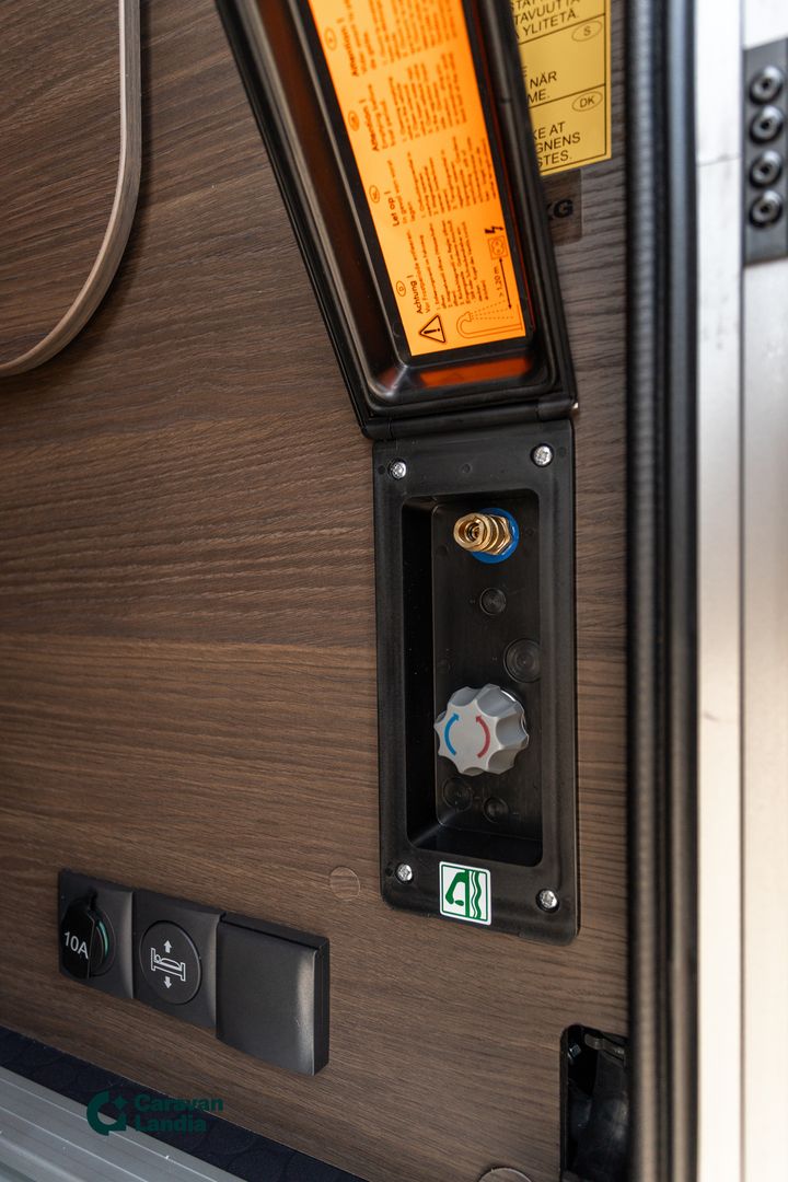 Adria Matrix Supreme 670 SC C-edition 2.2 Mjet 140 hv ** TULOSSA PIAN, C-EDITION ERIKOISMALLI, AUTOMAATTI, ALDE **, kuva 37