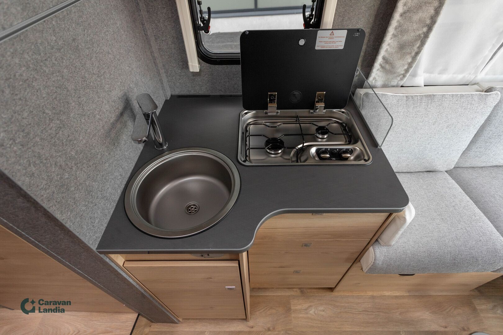 Dethleffs Just Go Active T 7055 DBL 2.0 TDCi 165hv ** HETI TOIMITUKSEEN, UUTUUSMALLI, AUTOMAATTI, SAAREKEVUODE **, kuva 10