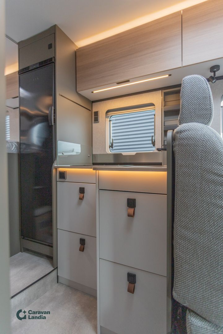 Hymer GT-S 600 417 CDI 170hv ** HETI TOIMITUKSEEN, UUTUUS MALLI, ERILLISVUODE, STONE GREY ULKOVÄRI, TRUMA-DIESEL ***, kuva 14
