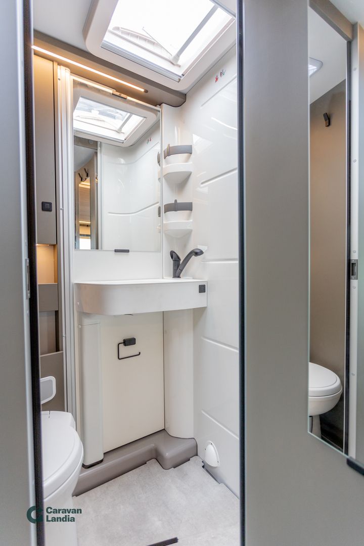 Hymer GT-S 600 417 CDI 170hv ** HETI TOIMITUKSEEN, UUTUUS MALLI, ERILLISVUODE, STONE GREY ULKOVÄRI, TRUMA-DIESEL ***, kuva 17