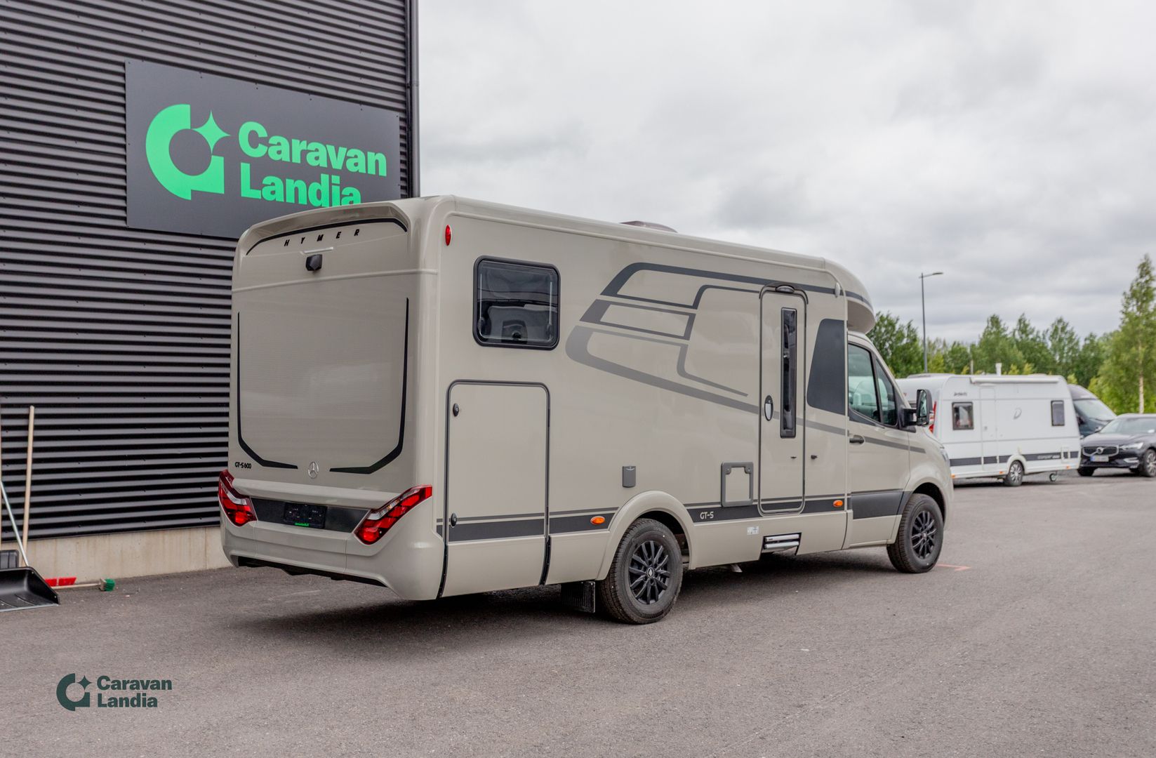 Hymer GT-S 600 417 CDI 170hv ** HETI TOIMITUKSEEN, UUTUUS MALLI, ERILLISVUODE, STONE GREY ULKOVÄRI, TRUMA-DIESEL ***, kuva 3
