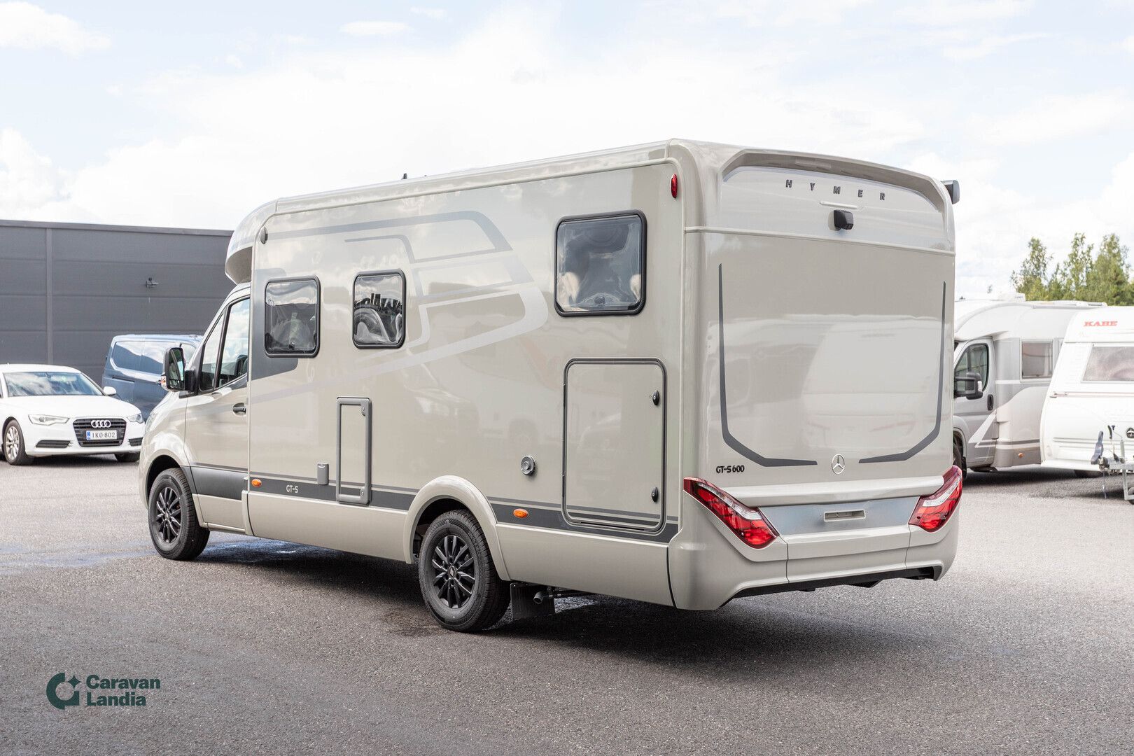 Hymer GT-S 600 417 CDI 170hv ** HETI TOIMITUKSEEN, UUTUUSMALLI, ERILLISVUODE, STONE GREY ULKOVÄRI, TRUMA-DIESEL **, kuva 4