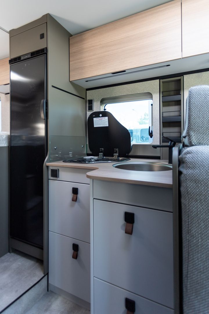 Hymer GT-S 600 417 CDI 170hv ** HETI TOIMITUKSEEN, ERILLISVUODE, STONEGREY ULKOVÄRI, TRUMA-DIESEL ***, kuva 10