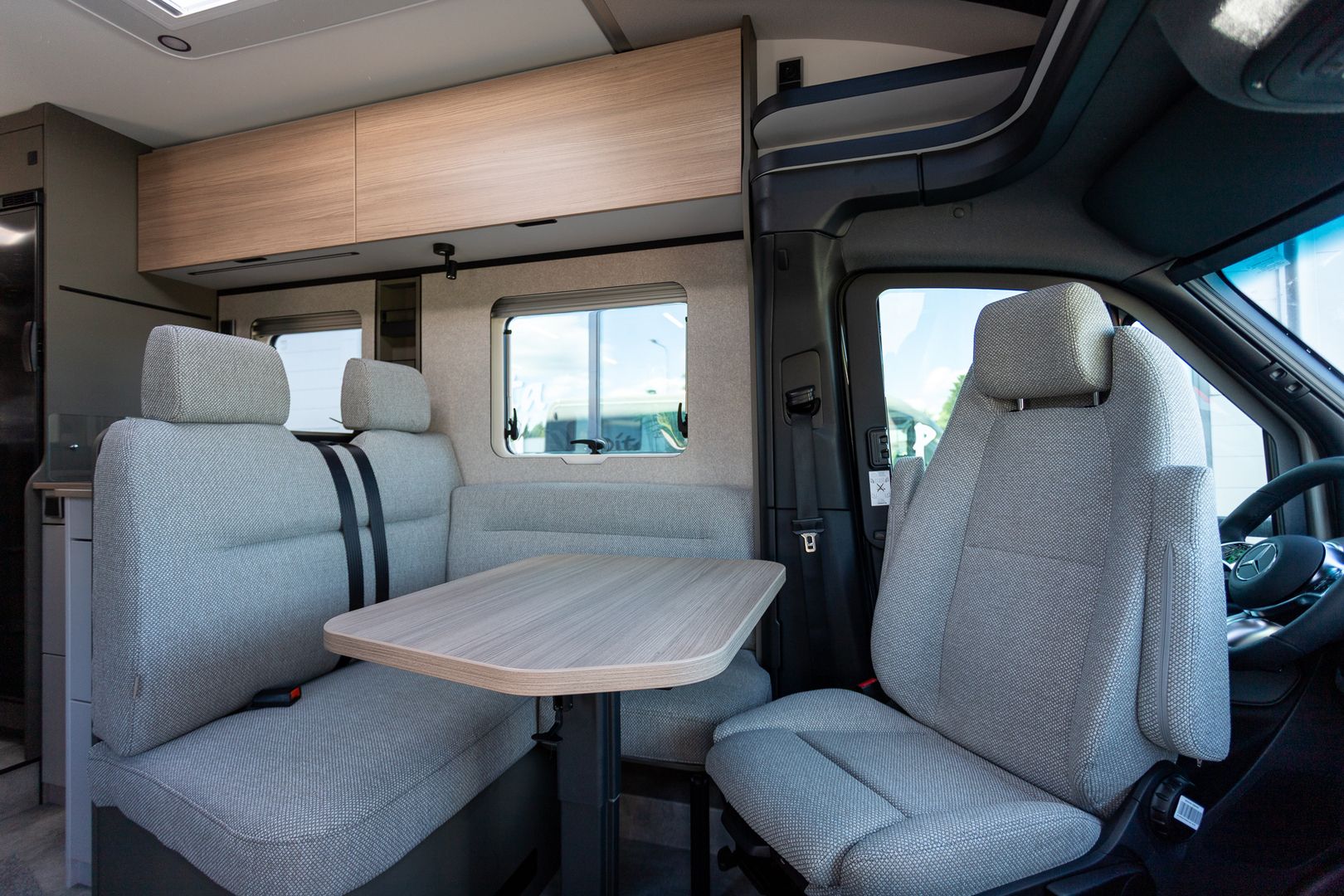 Hymer GT-S 600 417 CDI 170hv ** HETI TOIMITUKSEEN, ERILLISVUODE, STONEGREY ULKOVÄRI, TRUMA-DIESEL ***, kuva 8