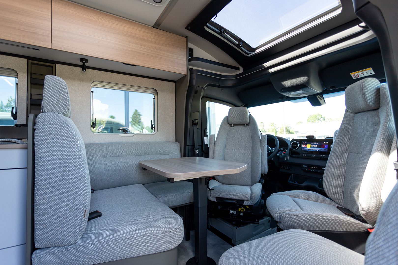 Hymer GT-S 600 417 CDI 170hv ** HETI TOIMITUKSEEN, ERILLISVUODE, STONEGREY ULKOVÄRI, TRUMA-DIESEL ***, kuva 9