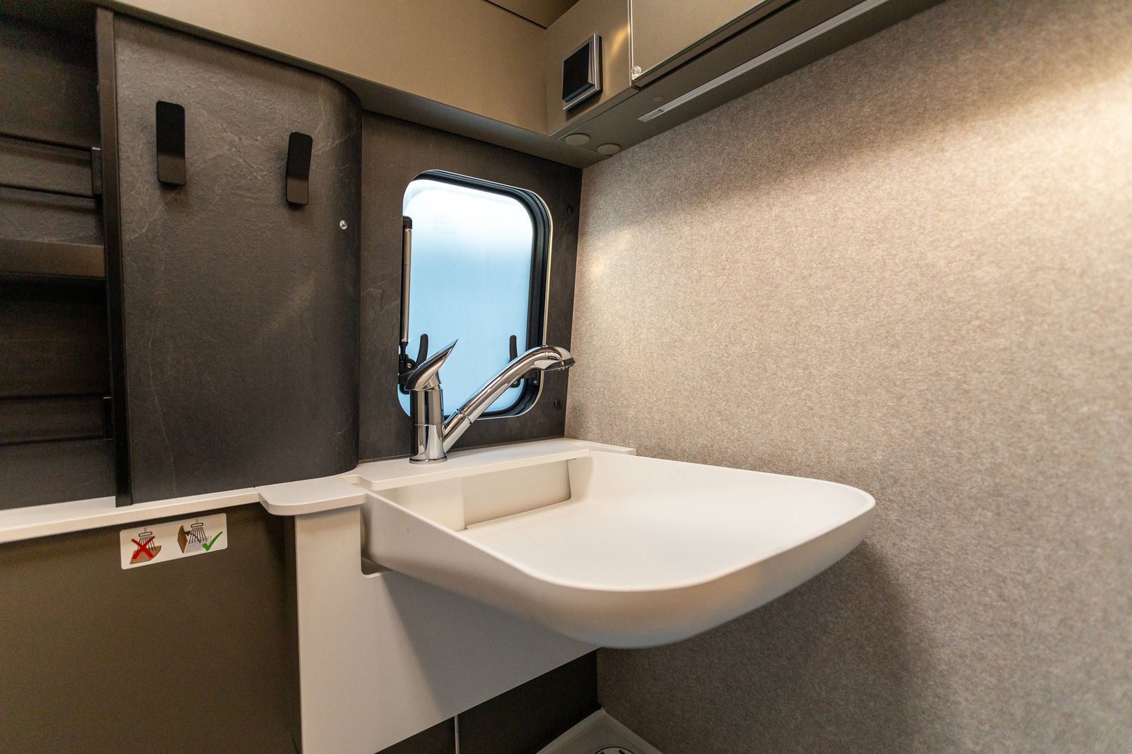 Hymer Grand Canyon S 600 CROSS OVER 419 CDI 190HV ** HETI TOIMITUKSEEN, HUIPPUVARUSTELTU, NELIVETO **, kuva 24