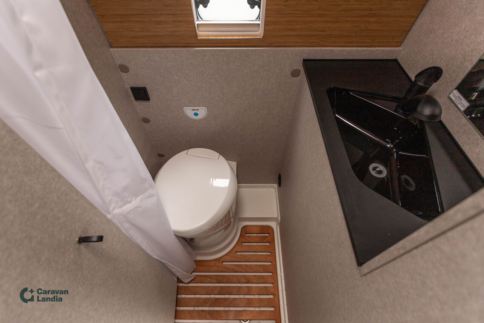 Hymer Redwood 600 2.2 Mjet 140hv ** HETI TOIMITUKSEEN, SPORT VARUSTELU, TRUMA DIESEL, AUTOMAATTI **, kuva 16