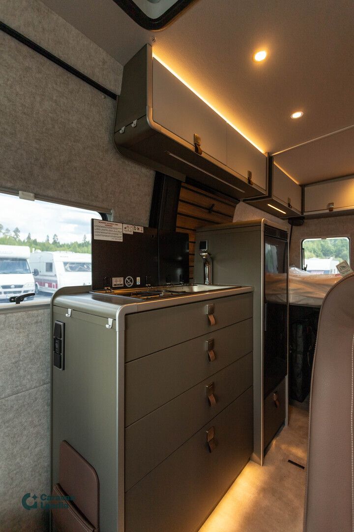 Hymer Grand Canyon S 600 Xperience 417 CDI 170hv ** HETI TOIMITUKSEEN, XPERIENCE VARUSTELU, TRUMA DIESEL, NOSTOKATTO **, kuva 13