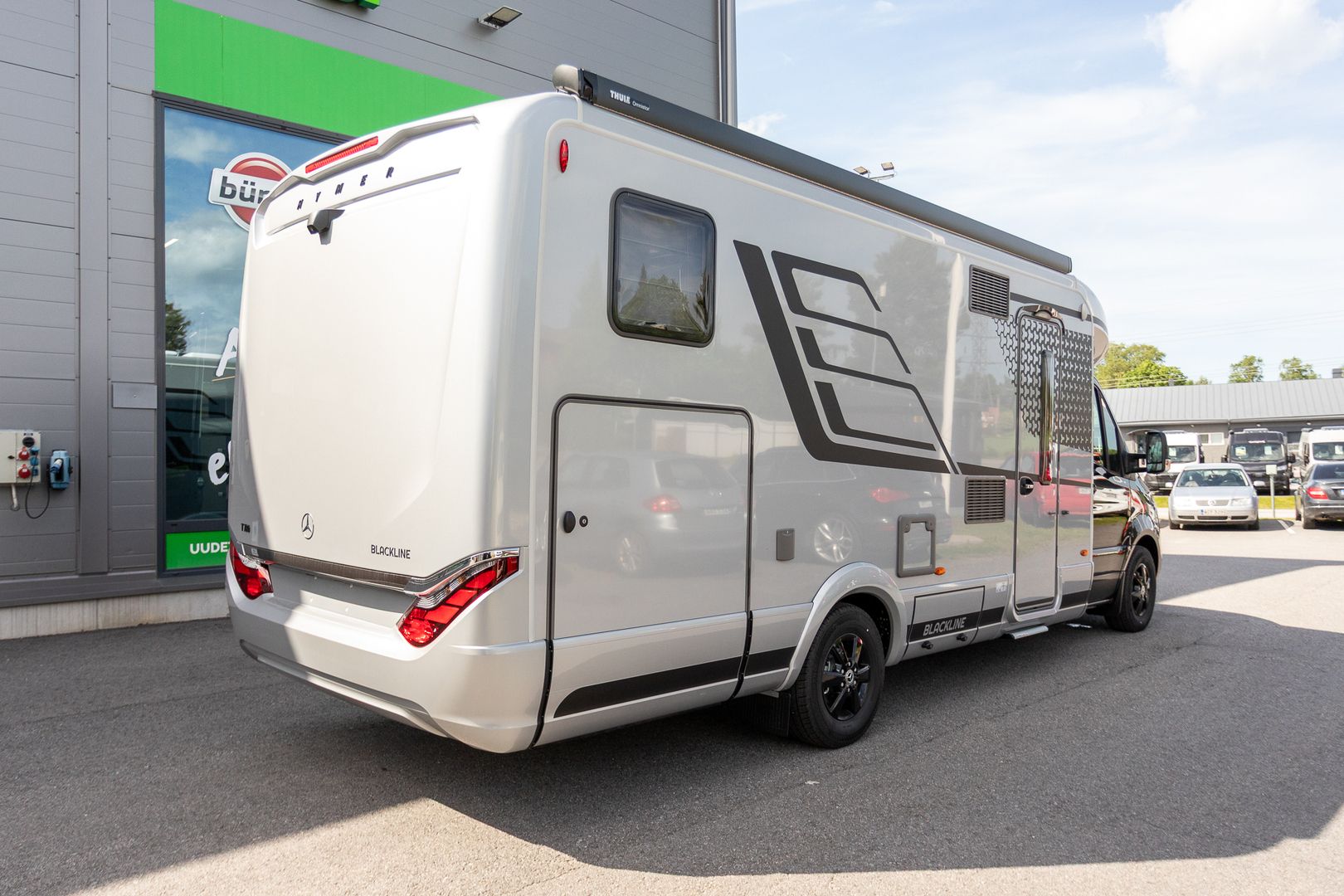 Hymer B-Masterline T 780 Blackline 417 CDI 170hv ** HUIPPU VARUSTELTU, TALVIPAKETTI, ERILLISVUOTEET, ALDE **, kuva 3