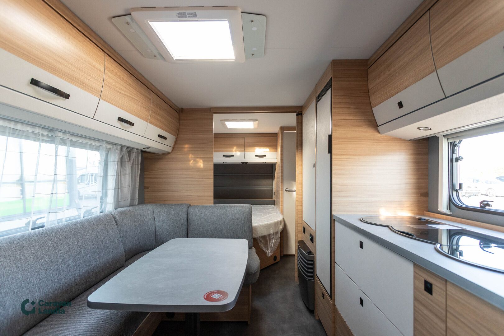 Dethleffs Summer Edition 560 FMK ** HETI TOIMITUKSEEN, PARIVUODE, KERROSSÄNKY **, kuva 5