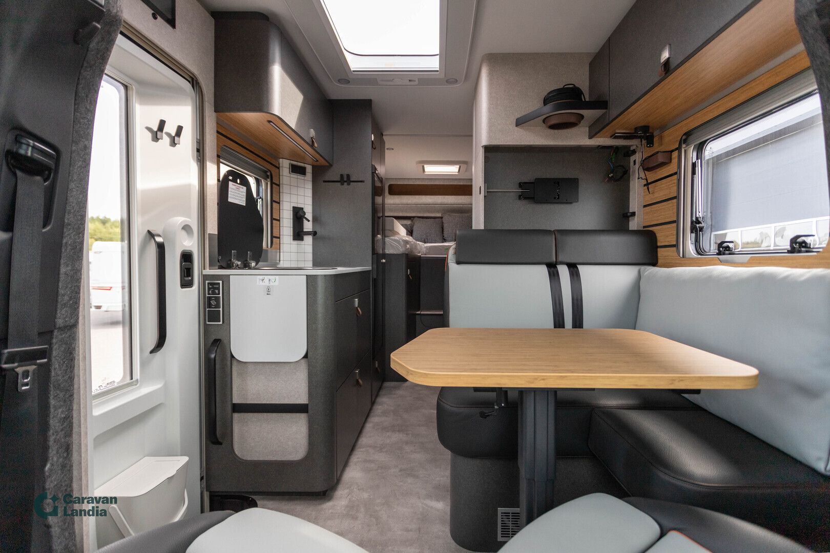 Hymer ML-T 580 CrossTrail 419 CDI 190hv ** HETI TOIMITUKSEEN, TALVIPAKETTI, NELIVETO, ERILLISVUOTEET, TRUMA DIESEL **, kuva 8