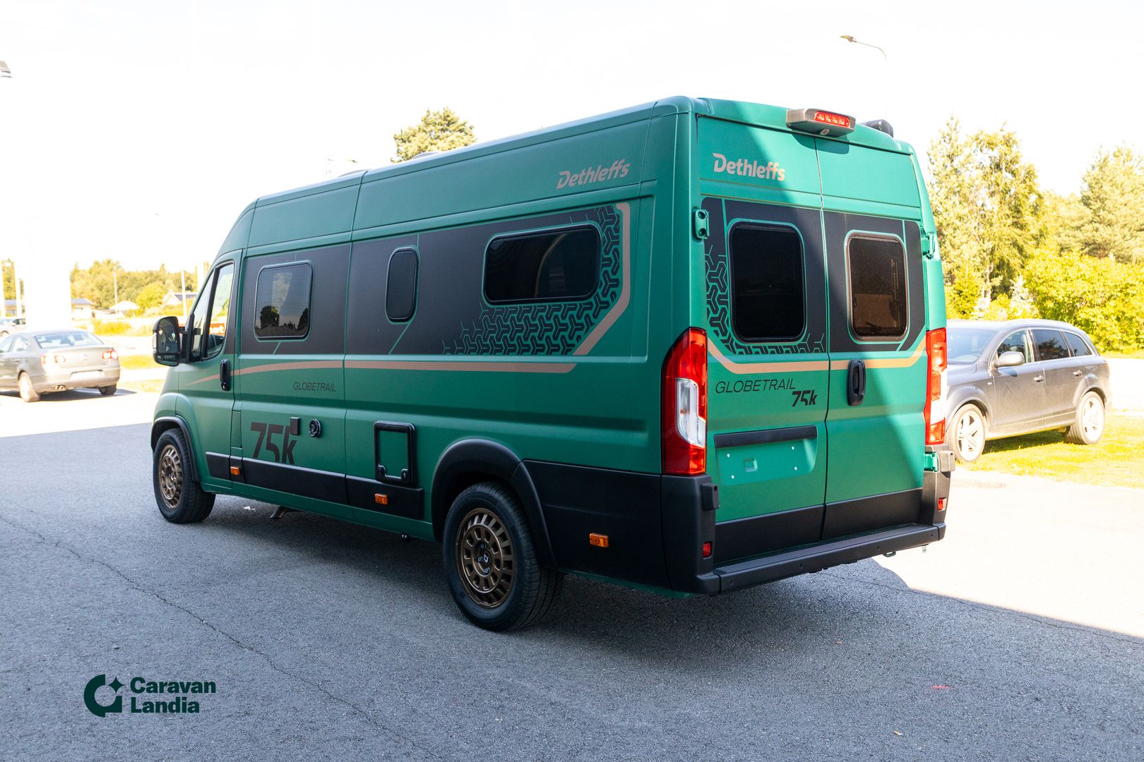 Dethleffs Globetrail 75k Iconic Edition 2.2 MJET 140 hv ** TULOSSA PIAN, ERIKOISMALLI VAIN CARAVANLANDIASTA, ERILLISVUOTEET, AUTOMAATTI**, kuva 4