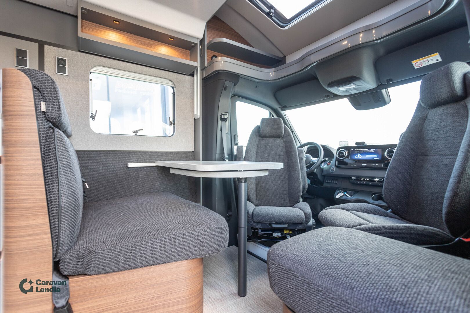 Hymer B-MC T 600 417 CDI 170hv ** HETI TOIMITUKSEEN, TALVIPAKETTI, LASKUVUODE, ERILLISVUOTEET, TRUMA DIESEL **, kuva 9