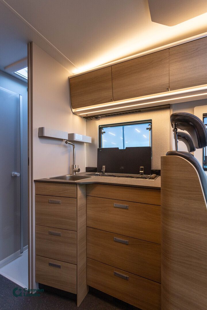 Adria Coral Select 670 SL 2,2 MJET 140hv ** HETI TOIMITUKSEEN, UUTUUSMALLI, ERILLISVUOTEET, TRUMA-DIESEL **, kuva 12