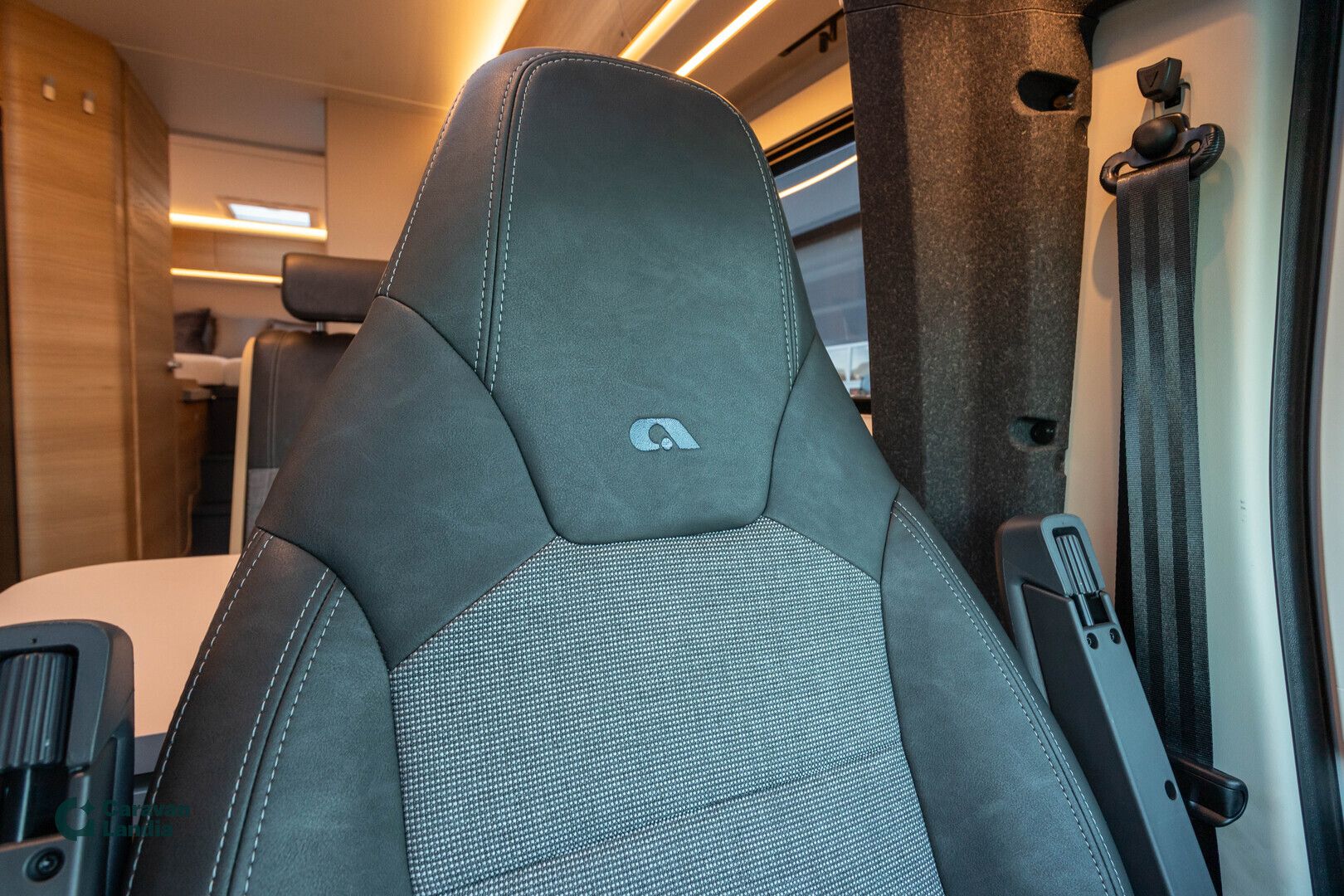 Adria Coral Select 670 SL 2,2 MJET 140hv ** HETI TOIMITUKSEEN, UUTUUSMALLI, ERILLISVUOTEET, TRUMA-DIESEL **, kuva 27