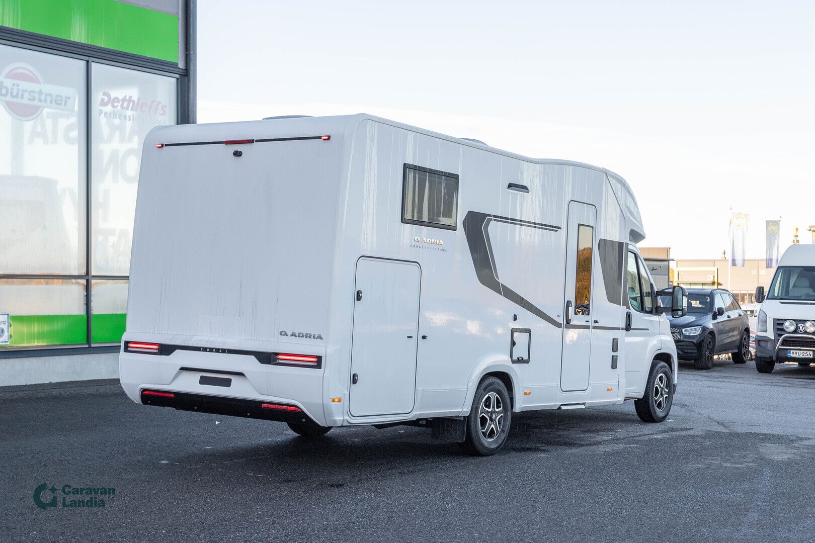 Adria Coral Select 670 SL 2,2 MJET 140hv ** HETI TOIMITUKSEEN, UUTUUSMALLI, ERILLISVUOTEET, TRUMA-DIESEL **, kuva 2