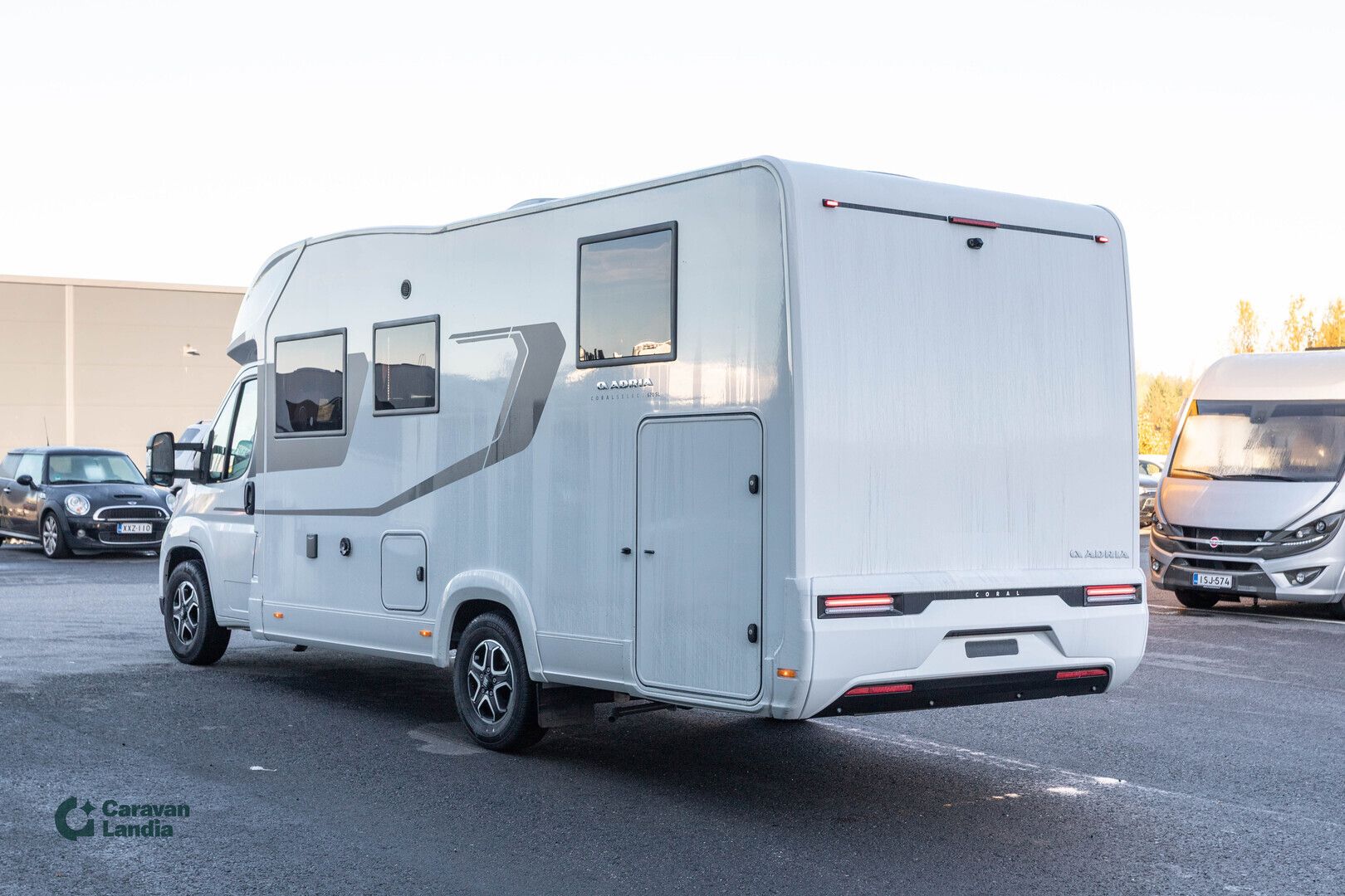 Adria Coral Select 670 SL 2,2 MJET 140hv ** HETI TOIMITUKSEEN, UUTUUSMALLI, ERILLISVUOTEET, TRUMA-DIESEL **, kuva 3