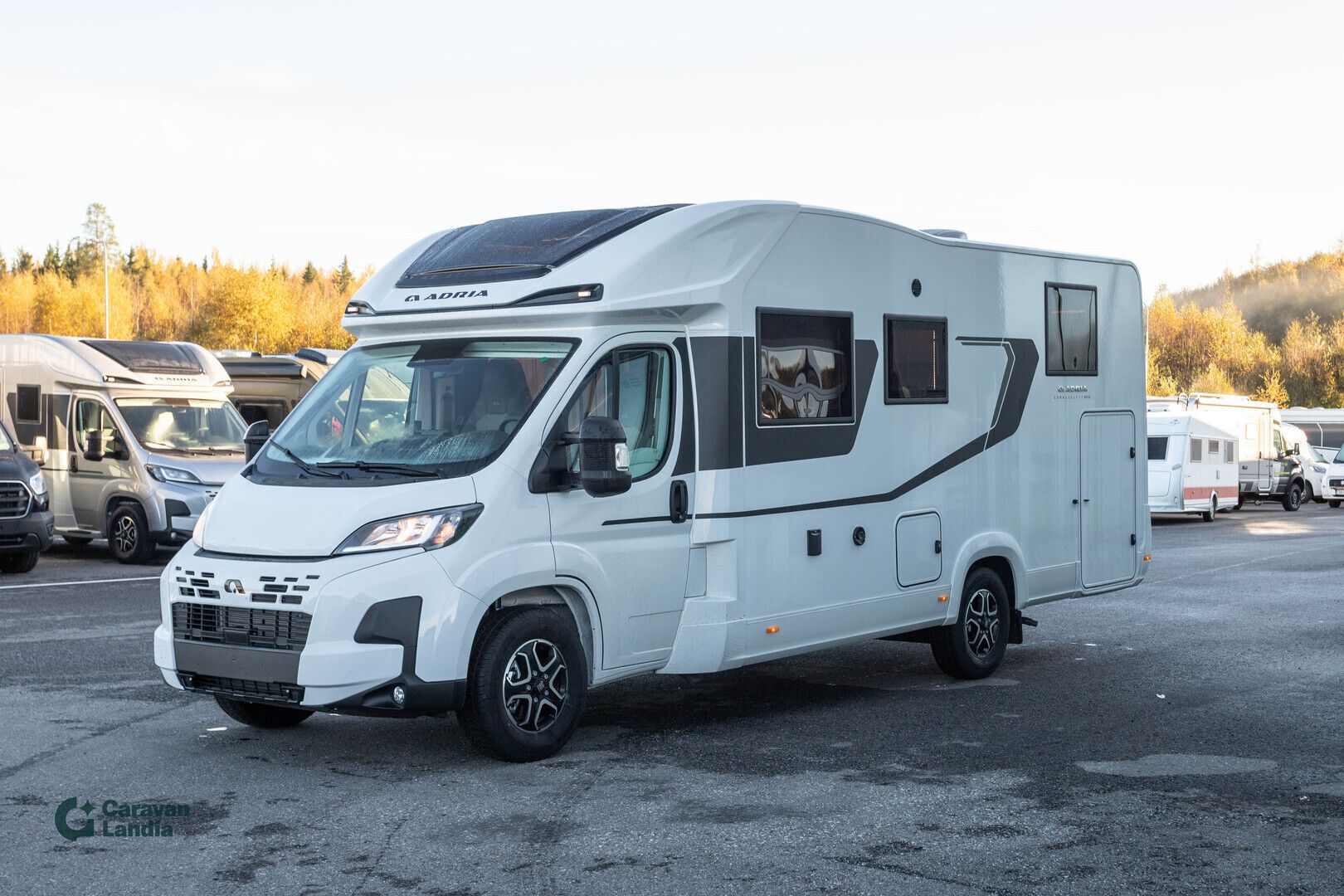 Adria Coral Select 670 SL 2,2 MJET 140hv ** HETI TOIMITUKSEEN, UUTUUSMALLI, ERILLISVUOTEET, TRUMA-DIESEL **, kuva 4