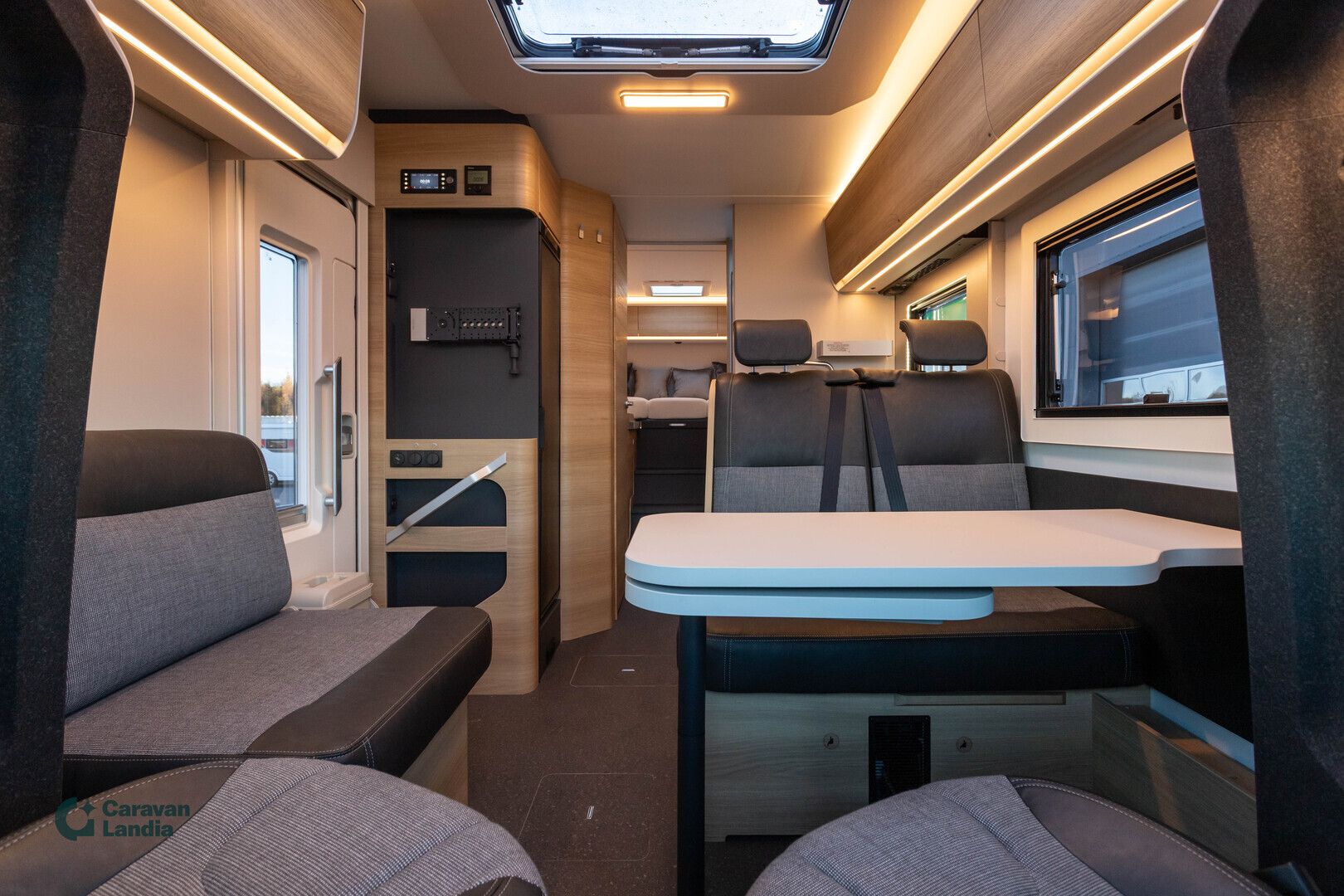 Adria Coral Select 670 SL 2,2 MJET 140hv ** HETI TOIMITUKSEEN, UUTUUSMALLI, ERILLISVUOTEET, TRUMA-DIESEL **, kuva 7
