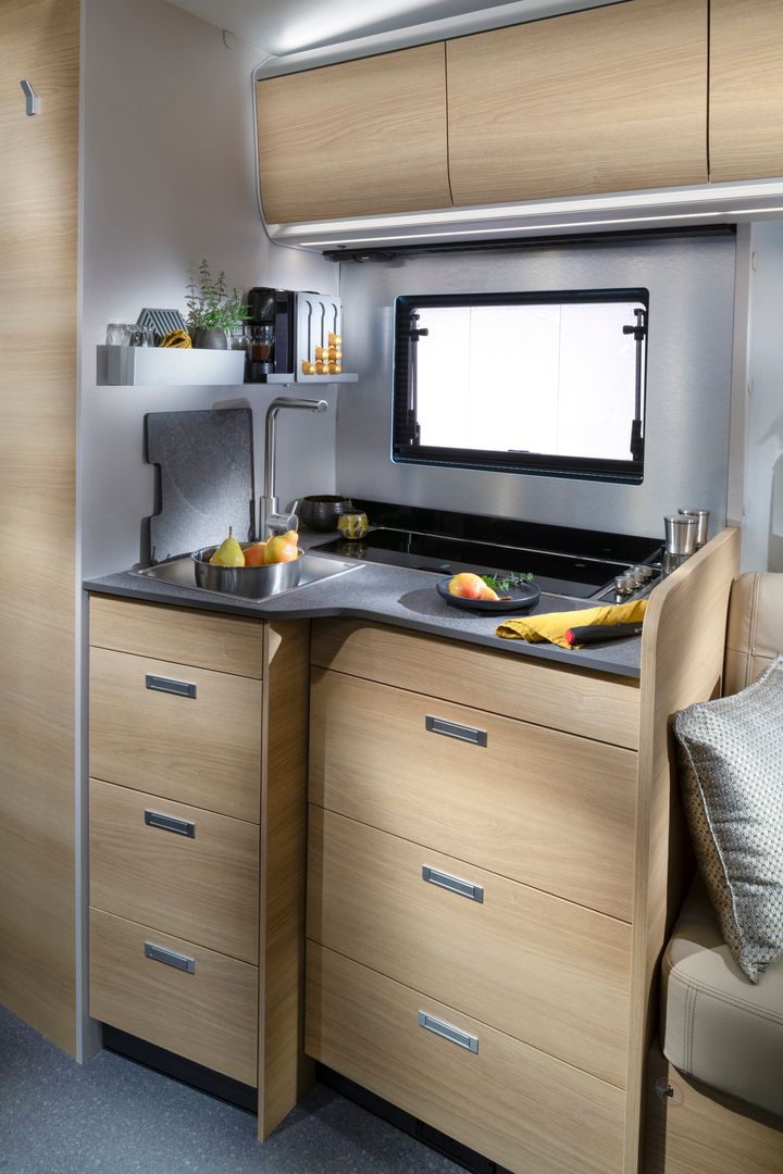 Adria Coral Select 670 SL 2.2 Mjet 140hv ** TULOSSA, UUTUUSMALLI, ERILLISVUOTEET, TRUMA-DIESEL **, kuva 3