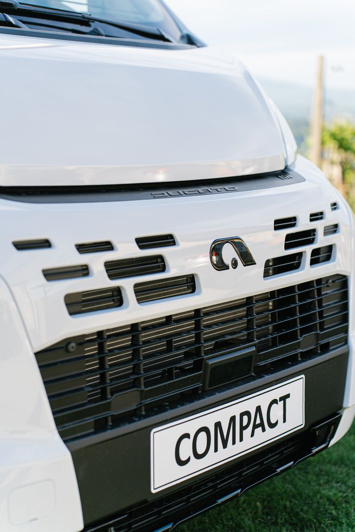 Adria Compact Select DL 2.2 Mjet 140hv ** TULOSSA, TRUMA-DIESEL, AUTOMAATTI **, kuva 2