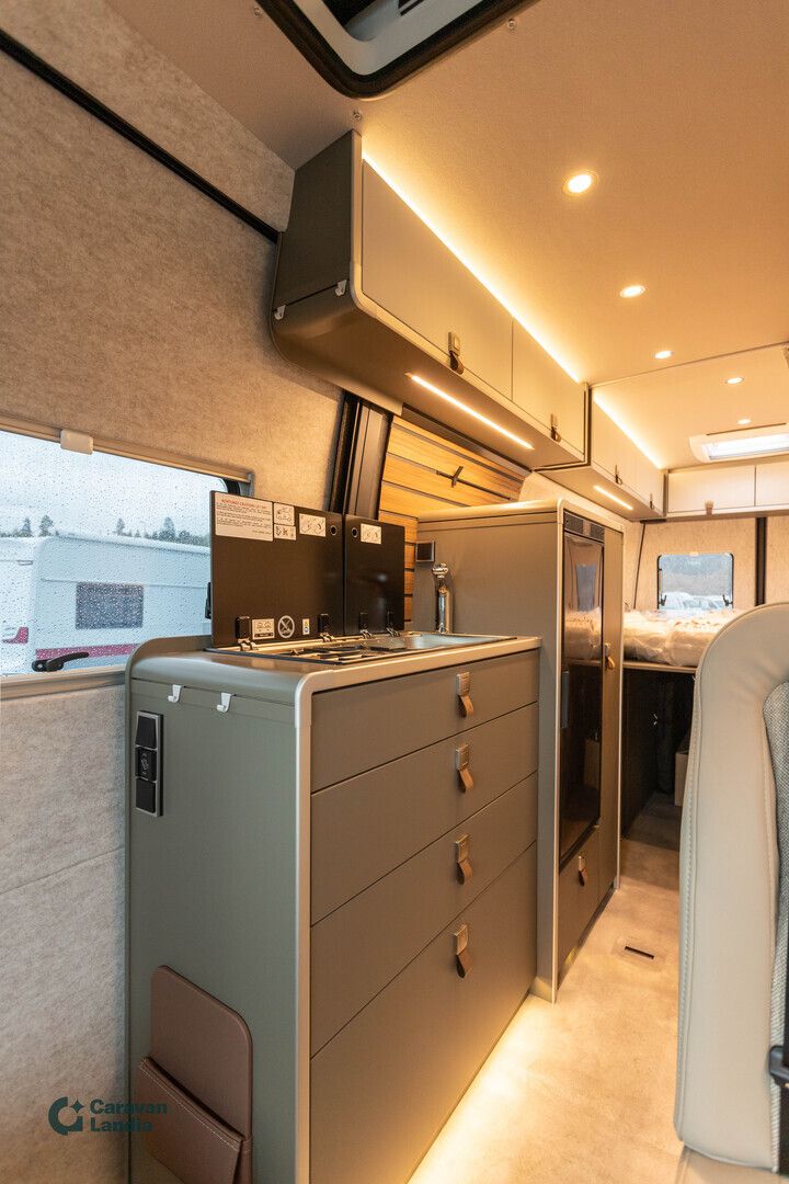 Hymer Grand Canyon S 700 419 CDI 190hv ** HETI TOIMITUKSEEN, HUIPPUVARUSTELTU, TALVIPAKETTI, NELIVETO **, kuva 12
