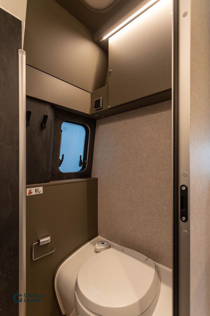 Hymer Grand Canyon S 700 419 CDI 190hv ** HETI TOIMITUKSEEN, HUIPPUVARUSTELTU, TALVIPAKETTI, NELIVETO **, kuva 18