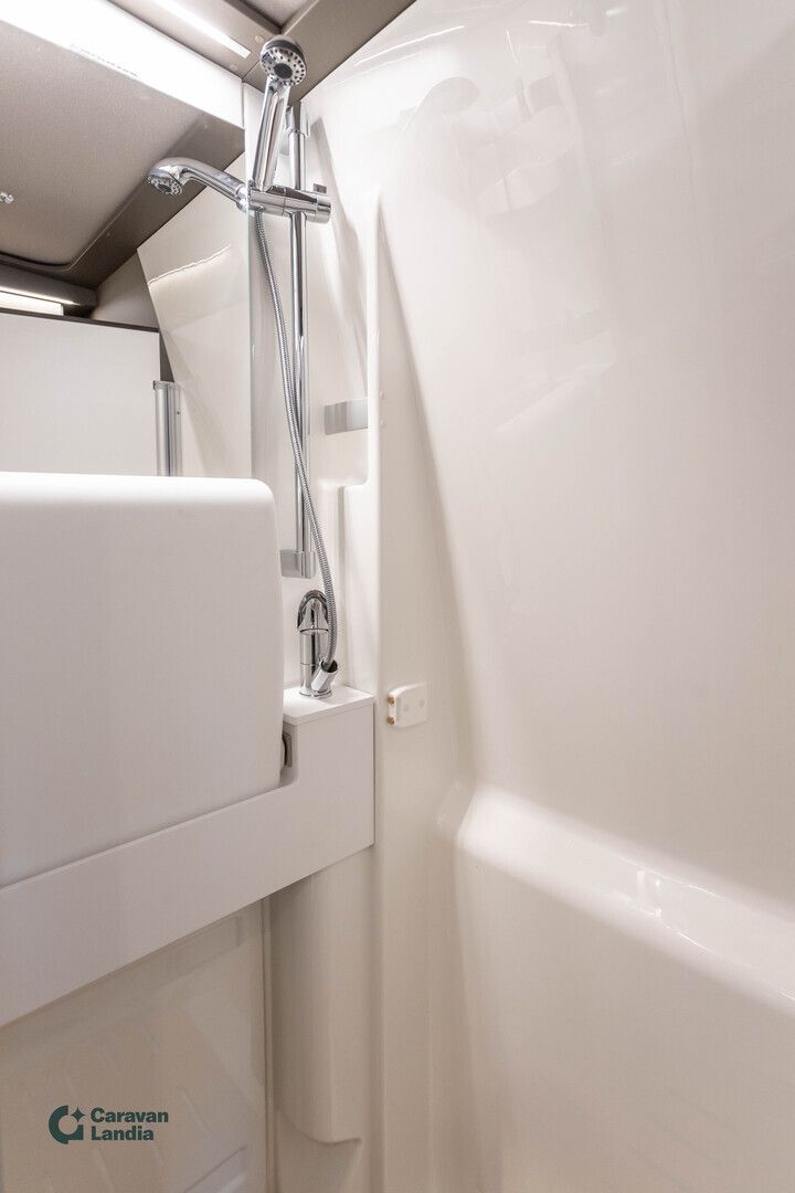 Hymer Grand Canyon S 700 419 CDI 190hv ** HETI TOIMITUKSEEN, HUIPPUVARUSTELTU, TALVIPAKETTI, NELIVETO **, kuva 20