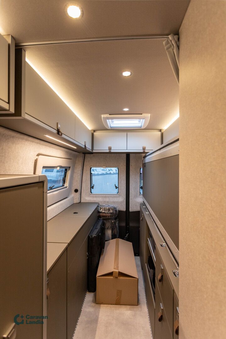 Hymer Grand Canyon S 700 419 CDI 190hv ** HETI TOIMITUKSEEN, HUIPPUVARUSTELTU, TALVIPAKETTI, NELIVETO **, kuva 23