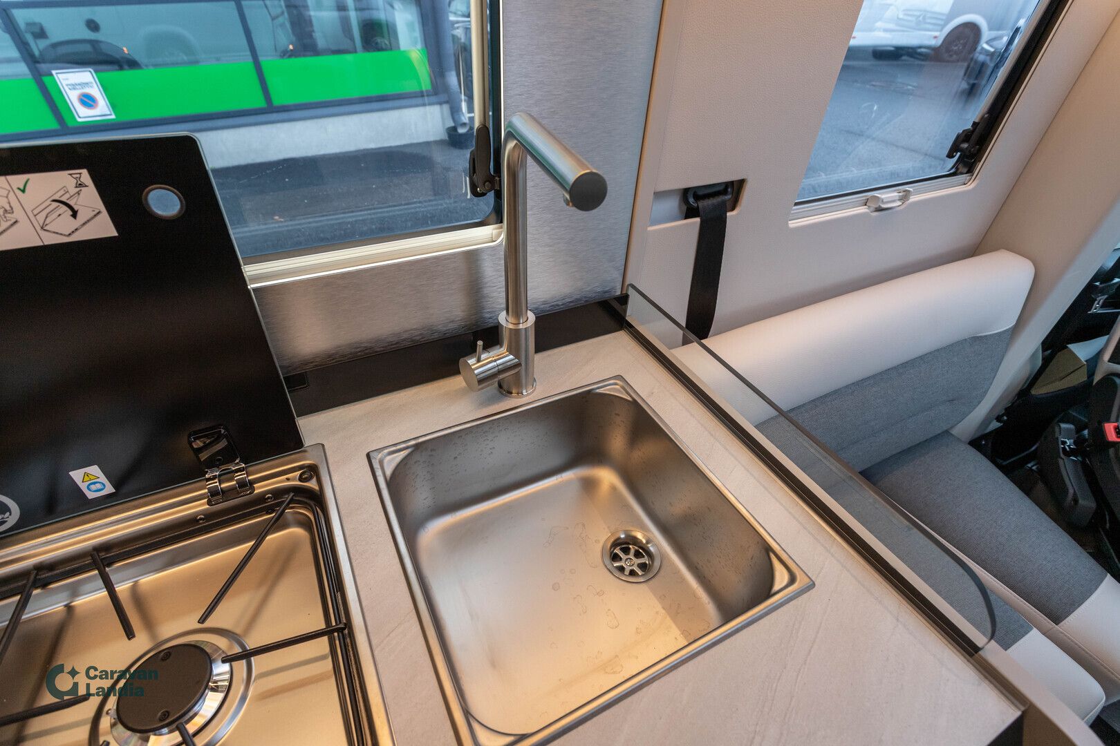 Adria Compact Supreme DL 2.2 Mjet 140hv ** HETI TOIMITUKSEEN, TRUMA-DIESEL, ERILLISVUOTEET, AUTOMAATTI **, kuva 16