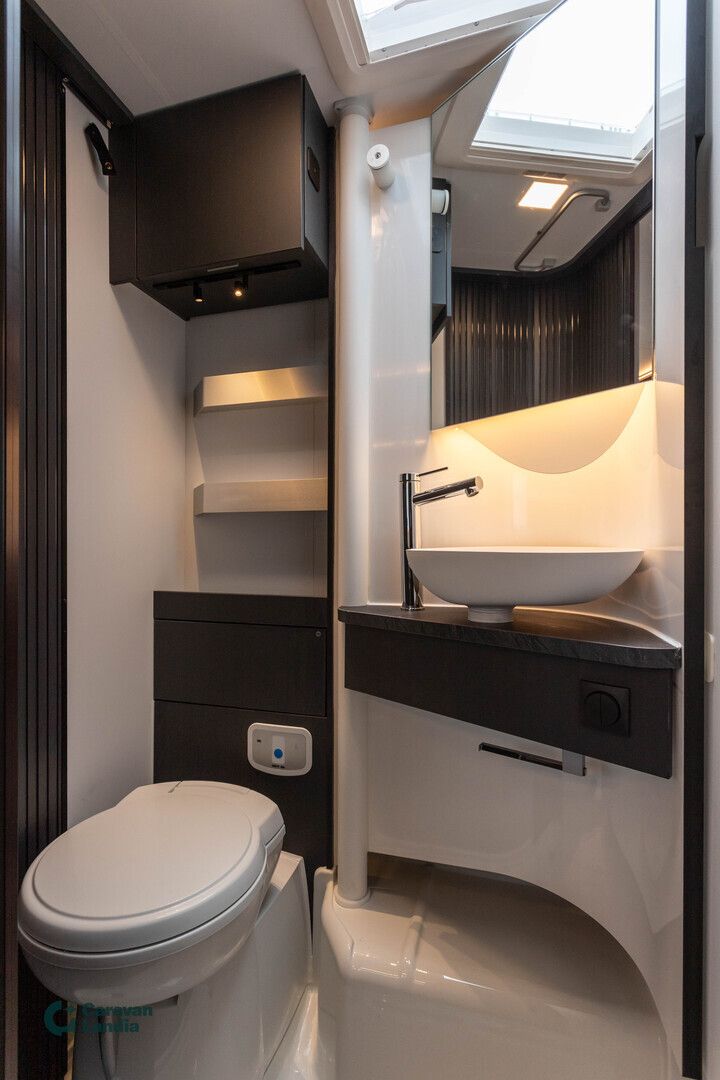 Adria Compact Supreme DL 2.2 Mjet 140hv ** HETI TOIMITUKSEEN, TRUMA-DIESEL, ERILLISVUOTEET, AUTOMAATTI **, kuva 18