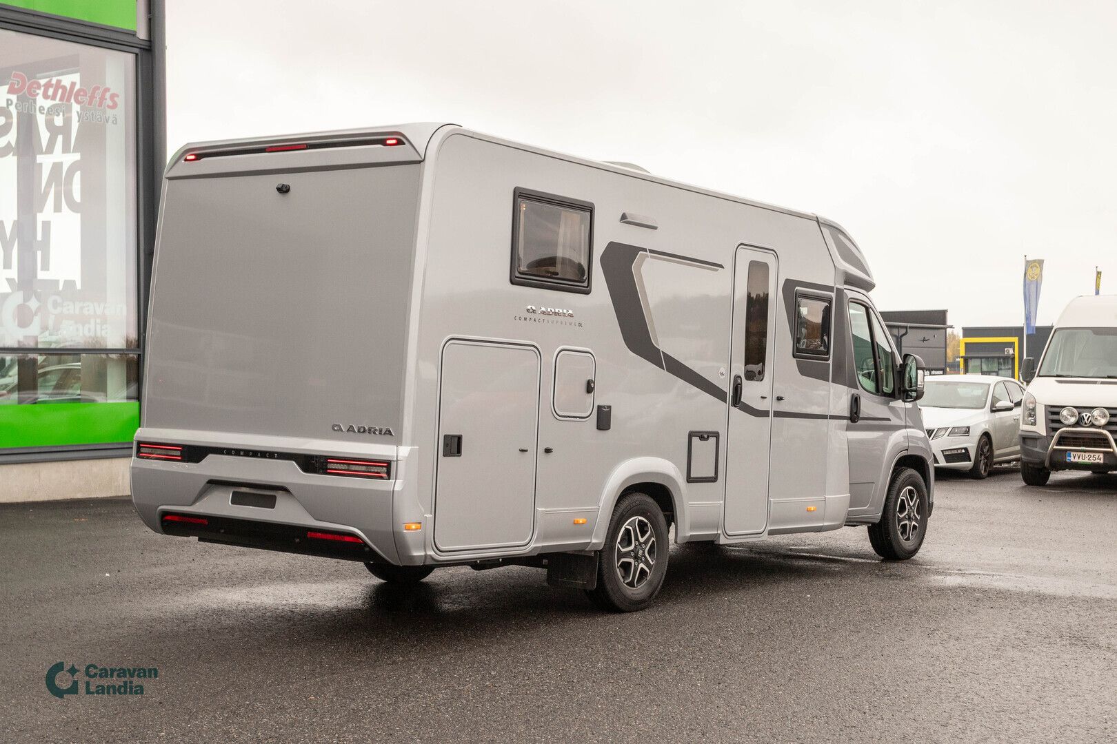 Adria Compact Supreme DL 2.2 Mjet 140hv ** HETI TOIMITUKSEEN, TRUMA-DIESEL, ERILLISVUOTEET, AUTOMAATTI **, kuva 3
