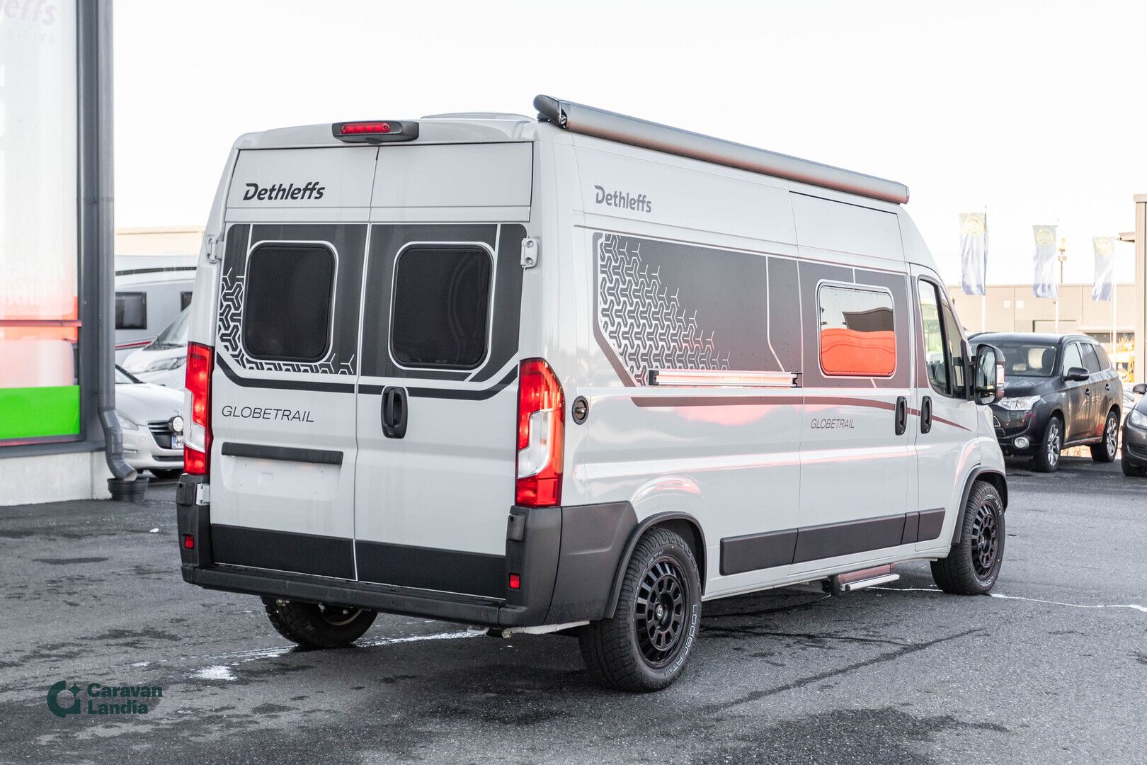Dethleffs Globetrail Active 600 DS 2.2 Mjet 160hv ** HETI TOIMITUKSEEN, AUTOMAATTI, MARKIISI, ERIKOISVÄRI **, kuva 3