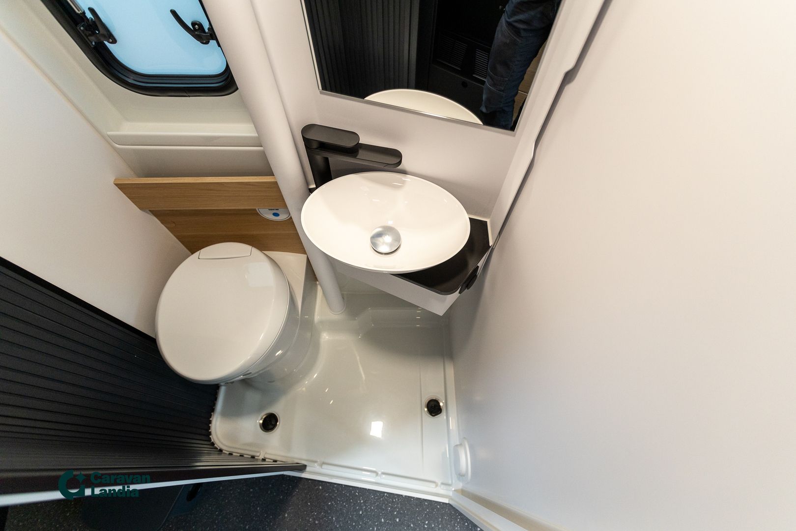 Adria Twin Select 600 SBP 2,2 MJET 140hv ** HETI TOIMITUKSEEN, UUTUUSMALLI, PARIVUODE, TRUMA-DIESEL **, kuva 21