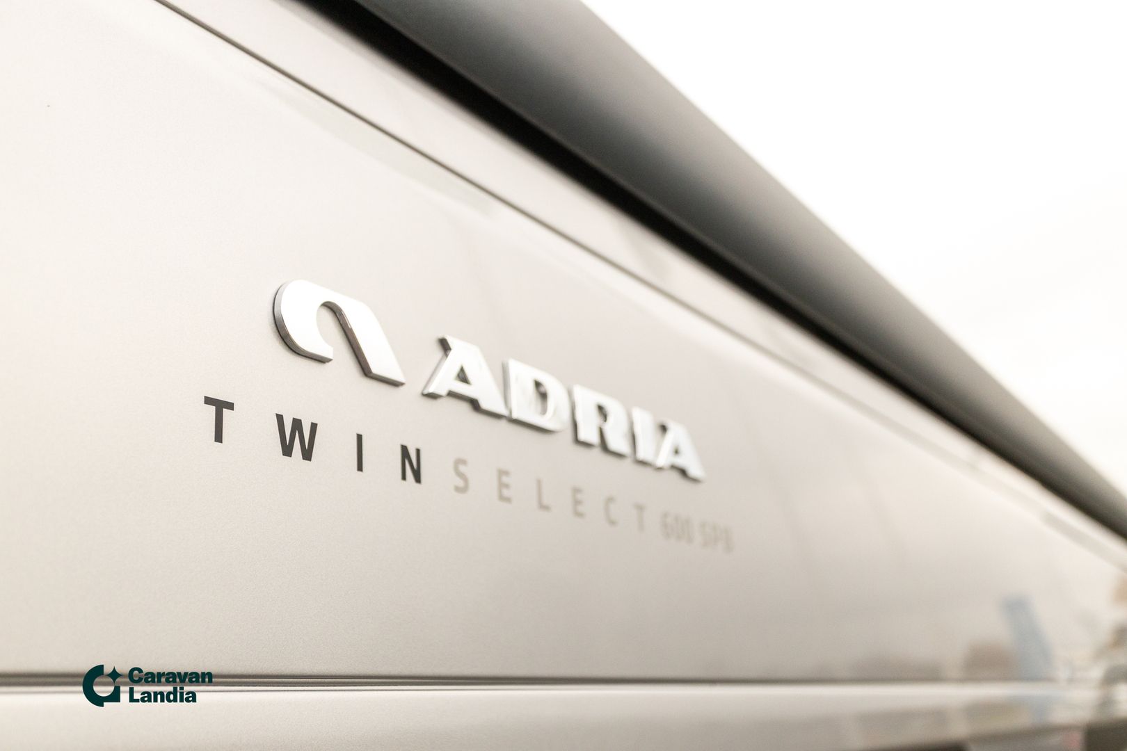 Adria Twin Select 600 SBP 2,2 MJET 140hv ** HETI TOIMITUKSEEN, UUTUUSMALLI, PARIVUODE, TRUMA-DIESEL **, kuva 38