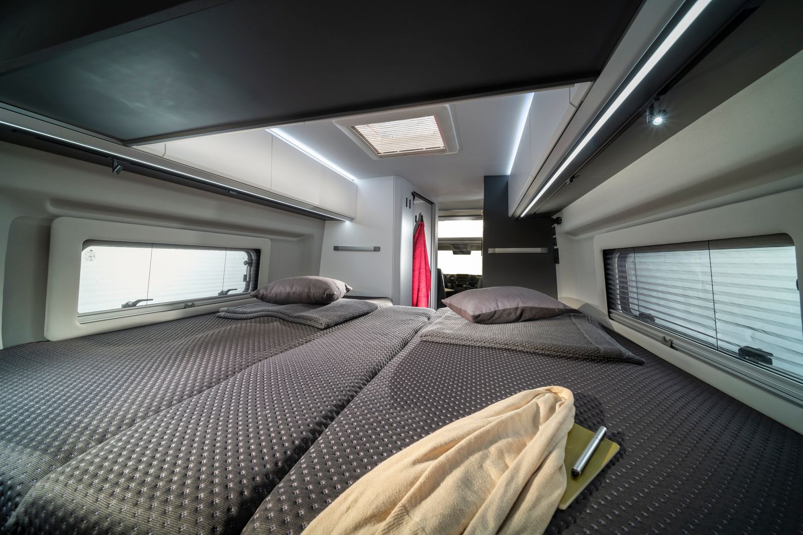 Adria Twin Supreme 640 SLB 2,2 MJET 160hv ** TULOSSA PIAN, HUIPPUVARUSTEET, ERILLISVUOTEET, ALDE-DIESEL **, kuva 6