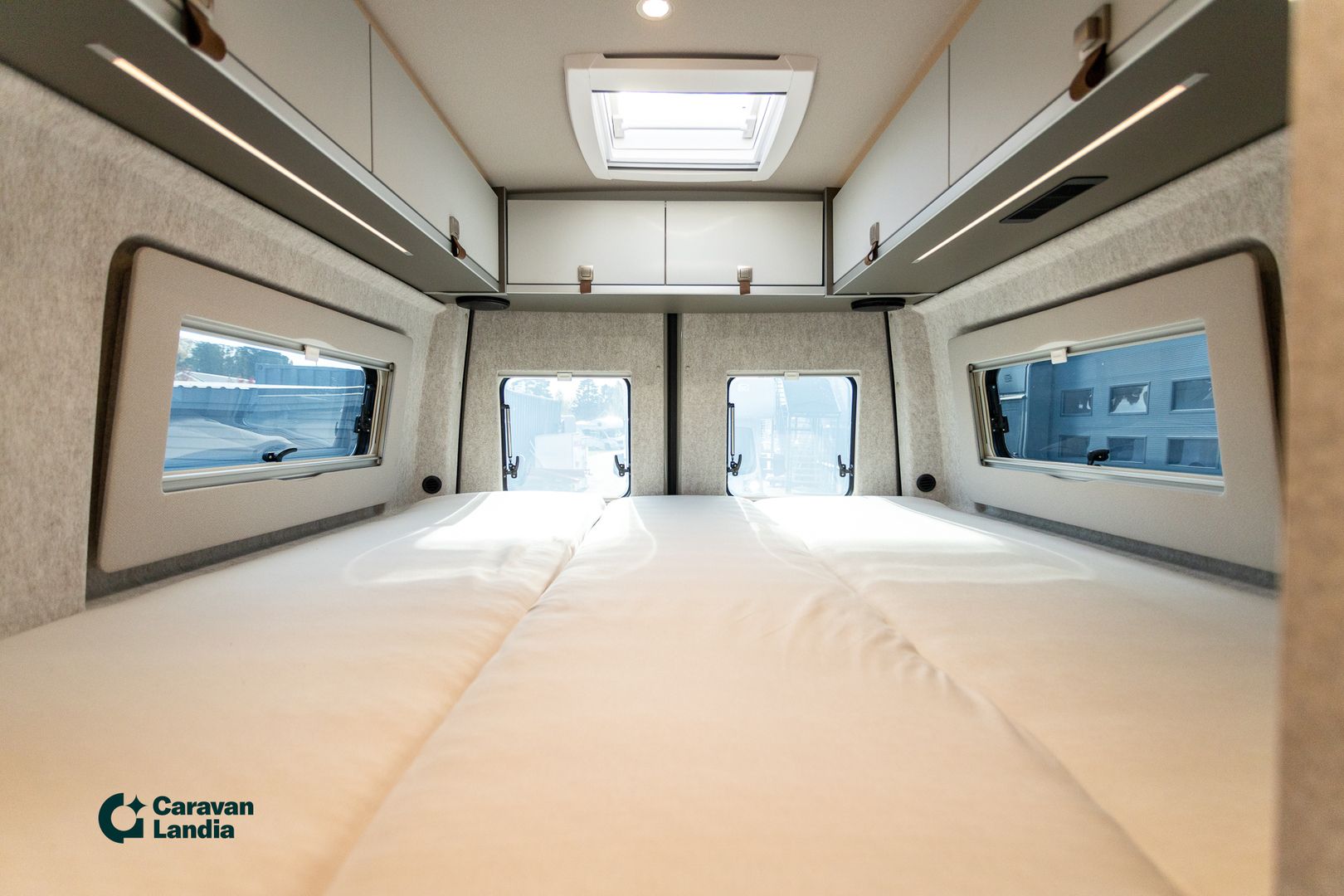Hymer Grand Canyon S 700 Crosstrail 419 CDI 190hv ** HETI TOIMITUKSEEN, TALVIPAKETTI, TRUMA DIESEL, NELIVETO **, kuva 20