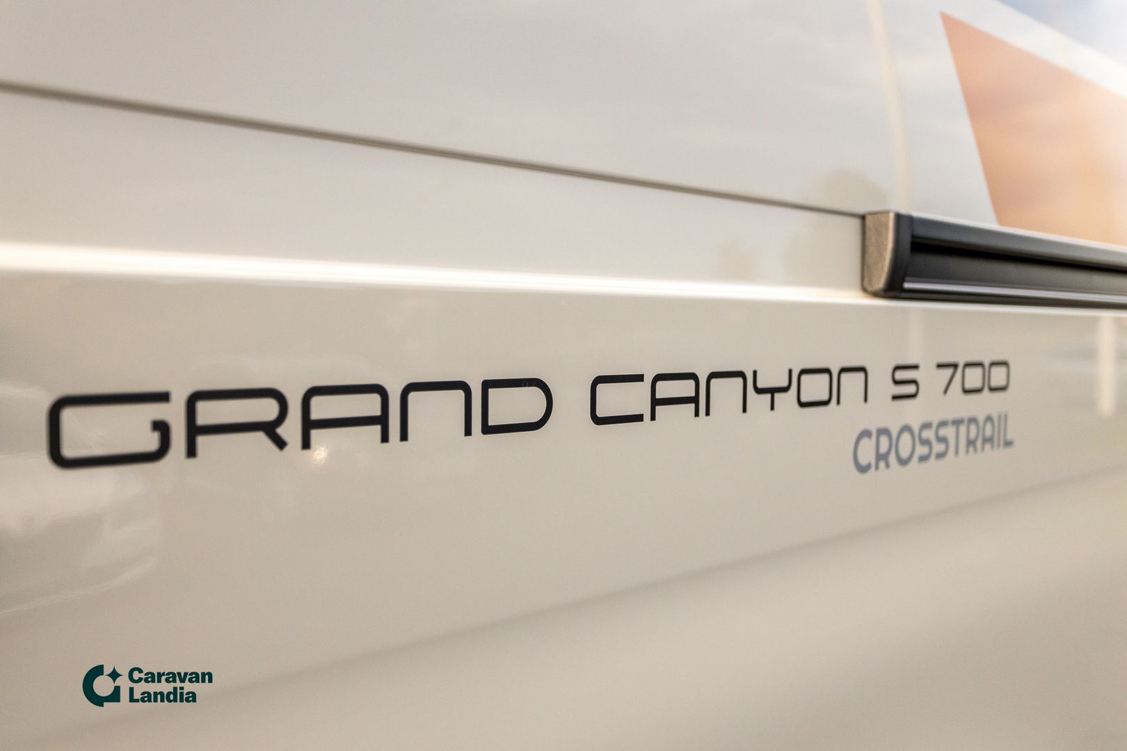 Hymer Grand Canyon S 700 Crosstrail 419 CDI 190hv ** HETI TOIMITUKSEEN, TALVIPAKETTI, TRUMA DIESEL, NELIVETO **, kuva 36