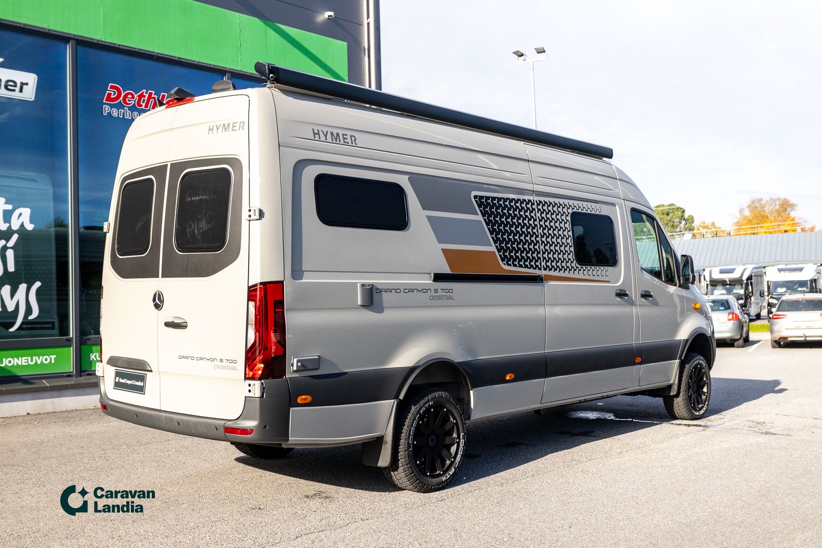 Hymer Grand Canyon S 700 Crosstrail 419 CDI 190hv ** HETI TOIMITUKSEEN, TALVIPAKETTI, TRUMA DIESEL, NELIVETO **, kuva 3