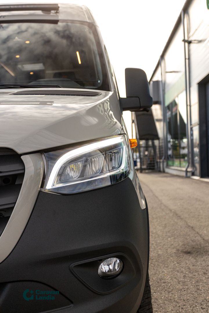 Hymer Grand Canyon S 700 Crosstrail 419 CDI 190hv ** HETI TOIMITUKSEEN, TALVIPAKETTI, TRUMA DIESEL, NELIVETO **, kuva 42