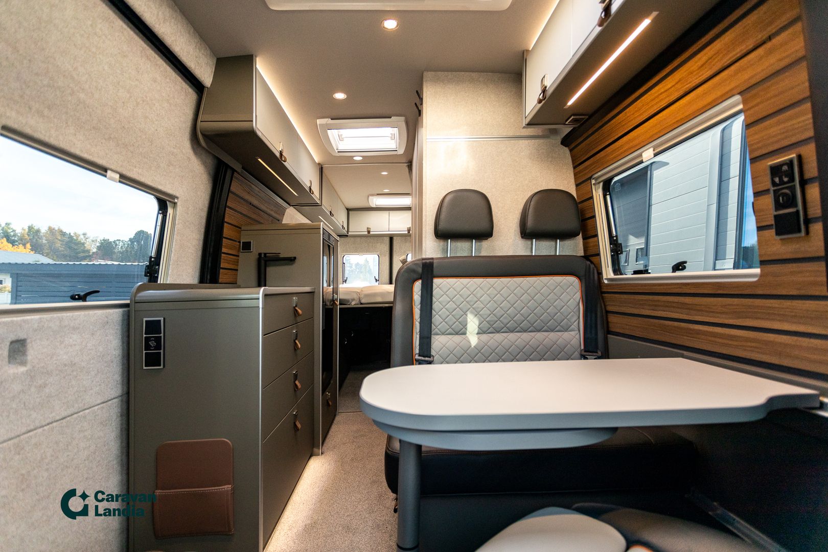 Hymer Grand Canyon S 700 Crosstrail 419 CDI 190hv ** HETI TOIMITUKSEEN, TALVIPAKETTI, TRUMA DIESEL, NELIVETO **, kuva 8