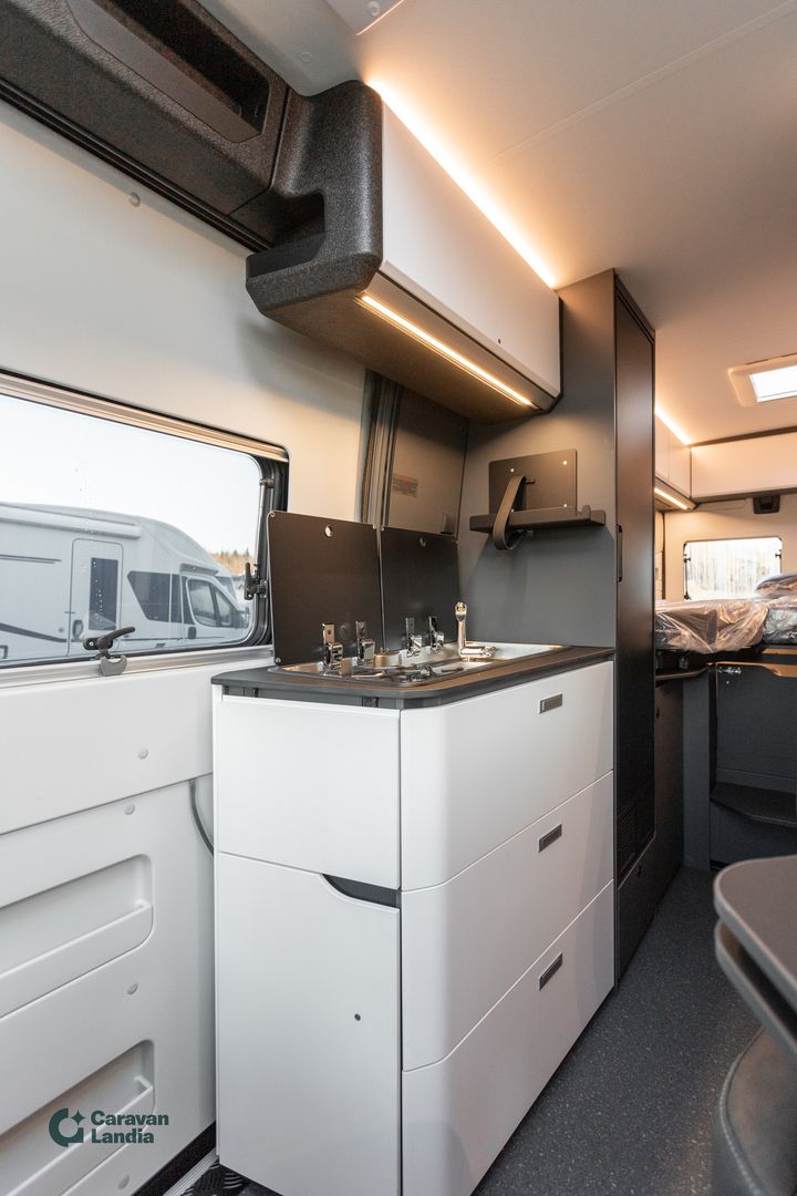 Adria Twin Supreme 640 SLB 2.2 Mjet 160hv ** HETI TOIMITUKSEEN, HUIPPUVARUSTEET, ERILLISVUOTEET, ALDE-DIESEL **, kuva 12