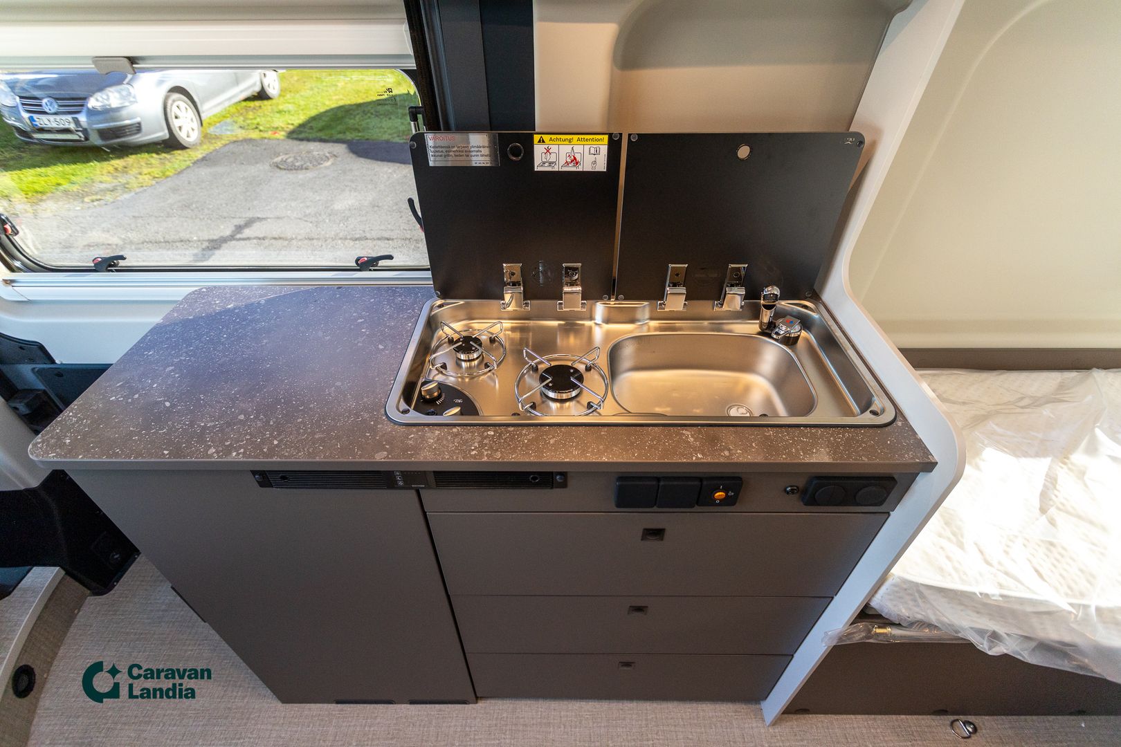 Burstner Campeo B66 640 C 2.2 MJET 140 hv **TULOSSA, UUTUUSMALLI, AUTOMAATTI, ERILLISVUOTEET, DIESEL-TRUMA**, kuva 14