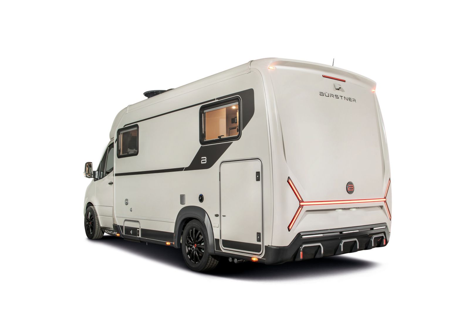 Burstner Signature SMT 7.0 417CDI 170hv **PIAN TULOSSA, HUIPPU UUTUUS, ERILLISVUOTEET, DIESEL-TRUMA**, kuva 3