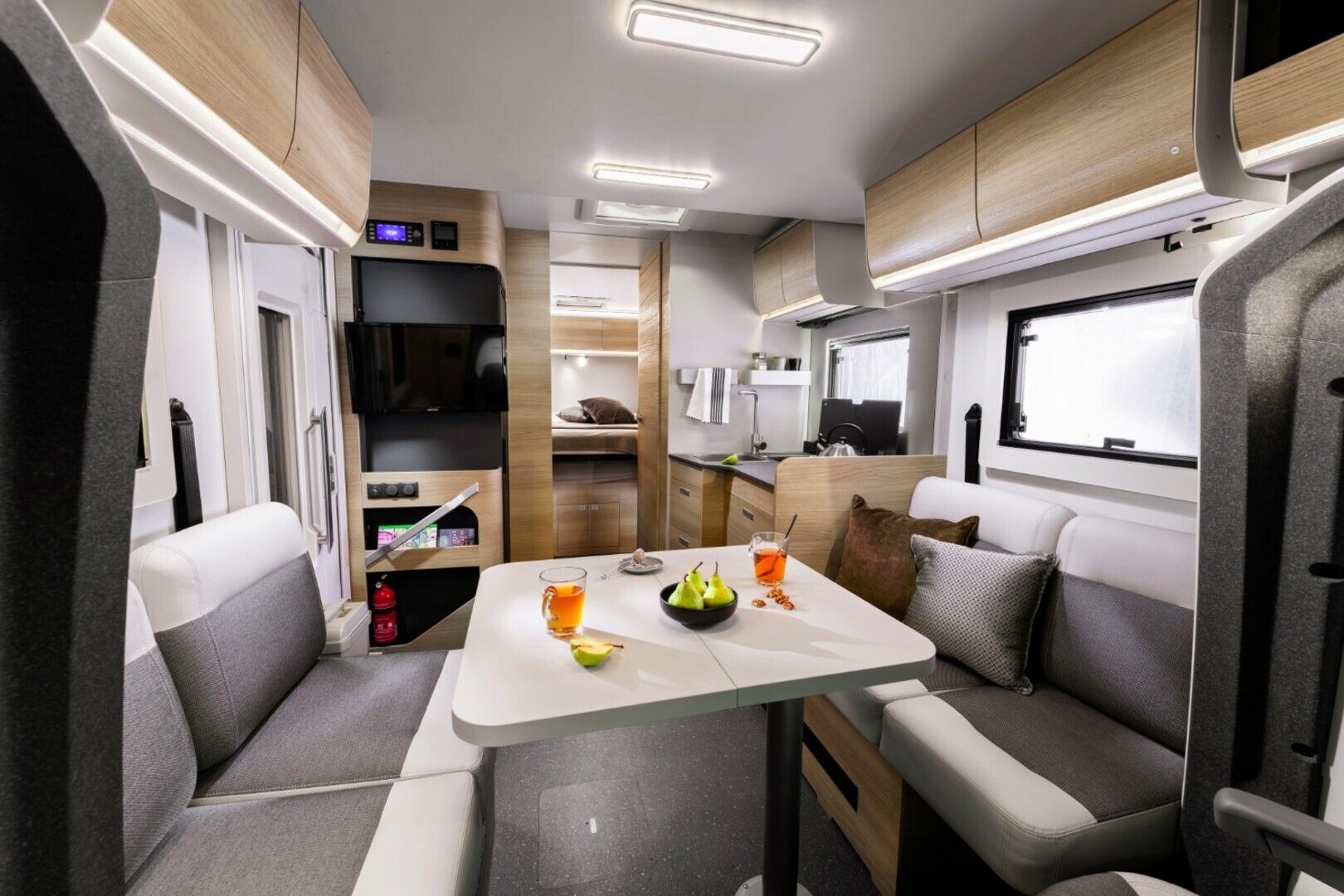 Adria Matrix Select 670 DC 2.2 MJET 140hv ** TULOSSA, UUTUUSMALLI, SAAREKEVUODE, TRUMA-DIESEL **, kuva 4