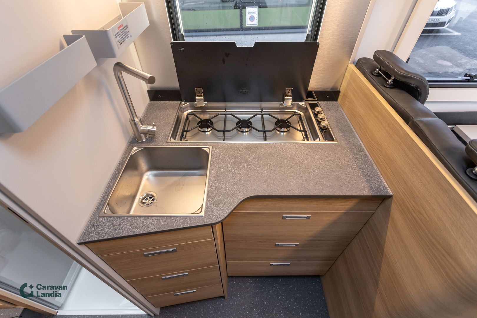 Adria Matrix Select 670 SL 2.2 Mjet 140hv ** HETI TOIMITUKSEEN, UUTUUSMALLI, ERILLISVUOTEET, TRUMA-DIESEL **, kuva 11