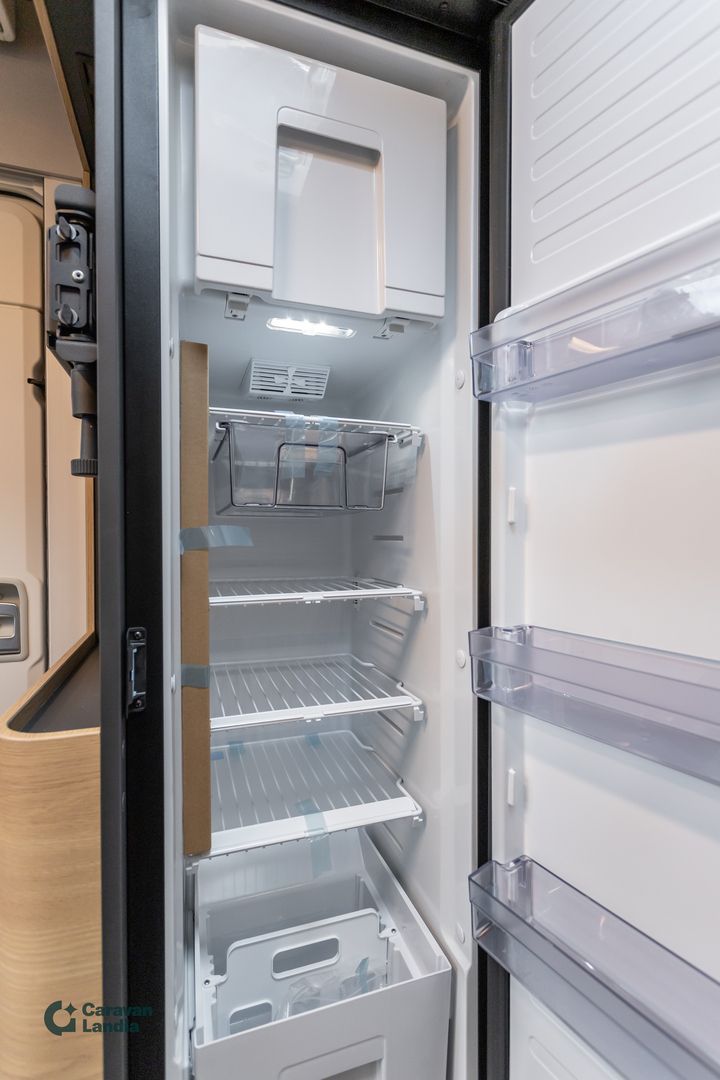 Adria Matrix Select 670 SL 2.2 Mjet 140hv ** HETI TOIMITUKSEEN, UUTUUSMALLI, ERILLISVUOTEET, TRUMA-DIESEL **, kuva 14