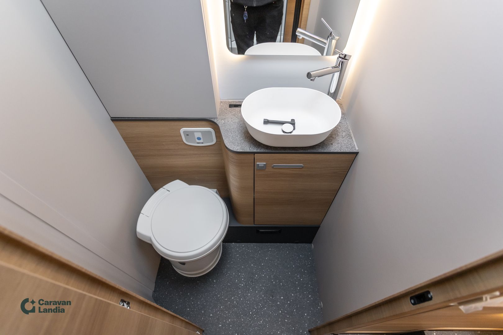 Adria Matrix Select 670 SL 2.2 Mjet 140hv ** HETI TOIMITUKSEEN, UUTUUSMALLI, ERILLISVUOTEET, TRUMA-DIESEL **, kuva 16
