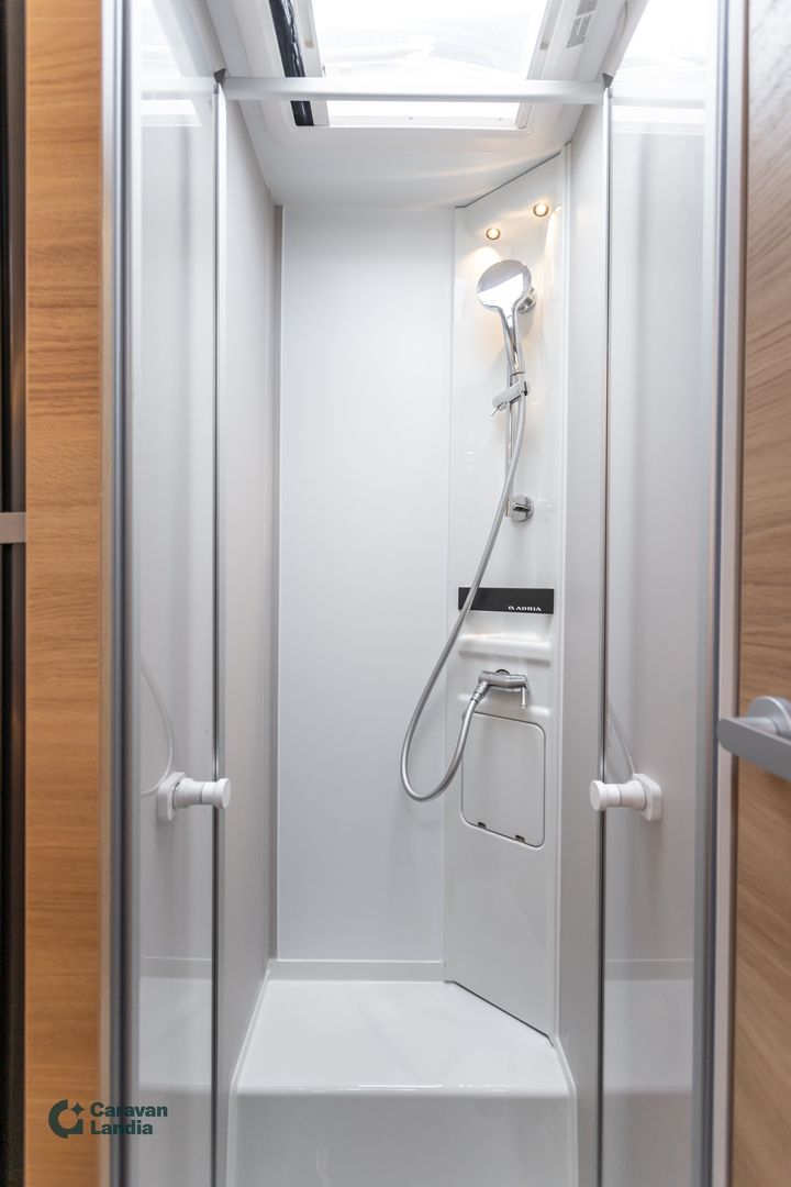 Adria Matrix Select 670 SL 2.2 Mjet 140hv ** HETI TOIMITUKSEEN, UUTUUSMALLI, ERILLISVUOTEET, TRUMA-DIESEL **, kuva 17